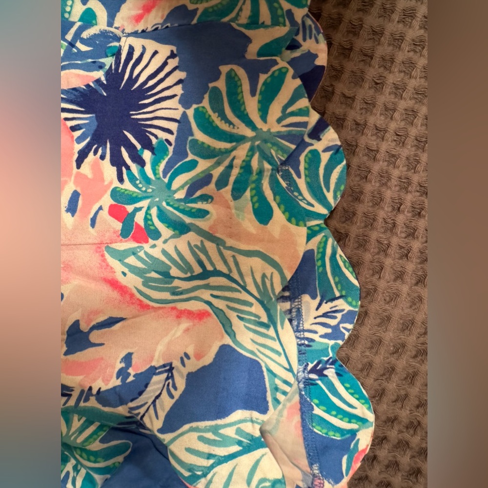 Lilly Pulitzer Dahlia Shorts Blue Jet Stream Scallop Hem Elastic Waist M - Picture 7 of 10